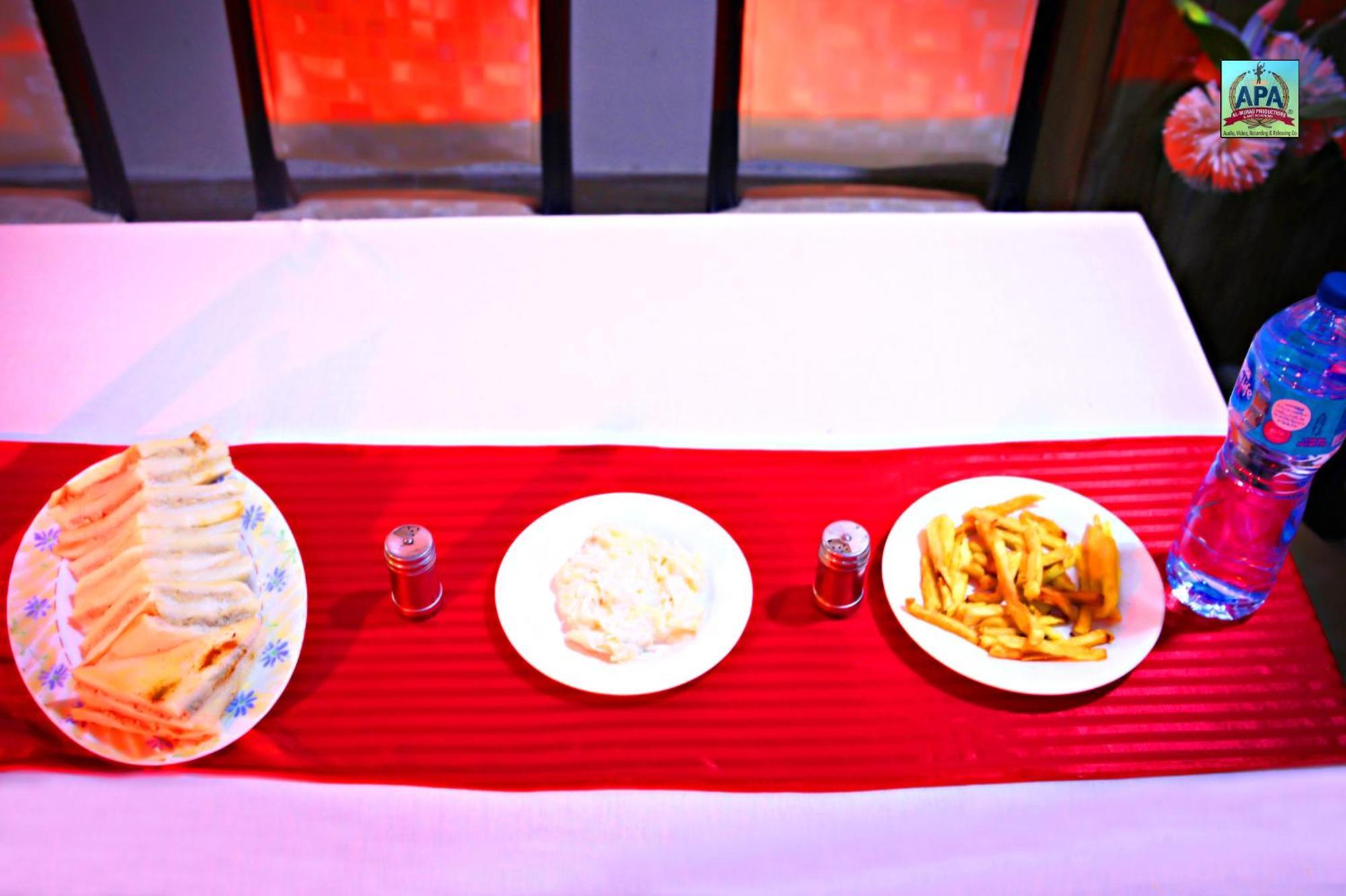 Quick Continental Hotel - Jail Road ลาฮอร์ ภายนอก รูปภาพ
