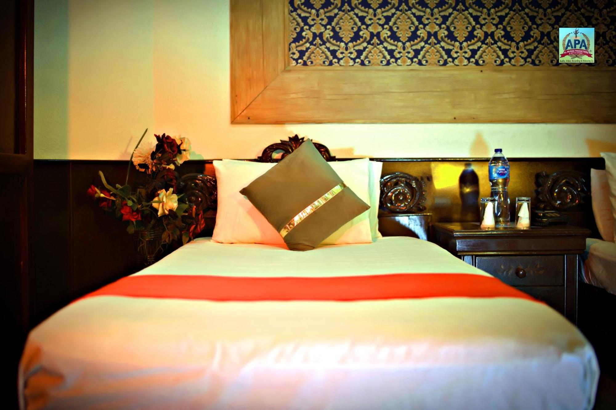Quick Continental Hotel - Jail Road ลาฮอร์ ภายนอก รูปภาพ